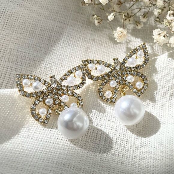 Butterfly pearl drop earrings 🦋 - Picture 1 of 7